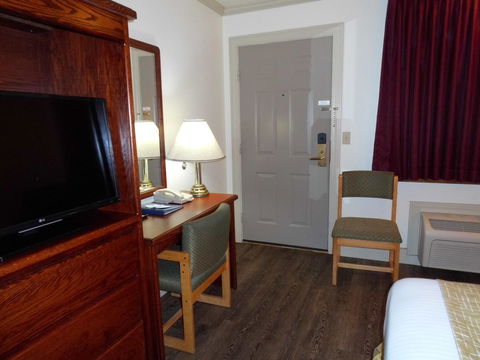 Travelodge By Wyndham Livingston - LBG 9