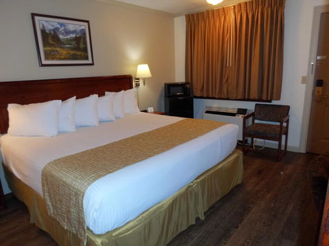 Travelodge By Wyndham Livingston - LBG 13
