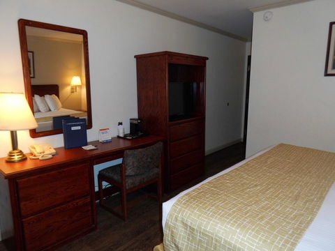 Travelodge By Wyndham Livingston - LBG 14