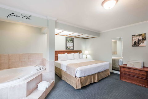 Travelodge By Wyndham Livingston - LBG 37