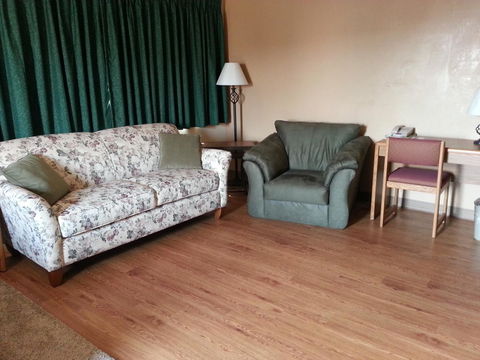 Mid Town Motel - LBG 8