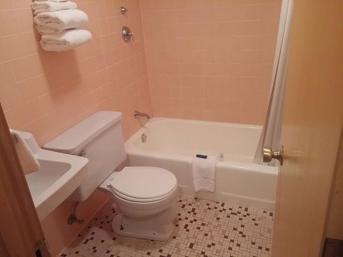 Mid Town Motel - LBG 21