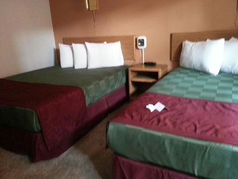 Mid Town Motel - LBG 16