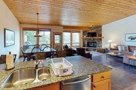 41 Hidden Village - LBG 8