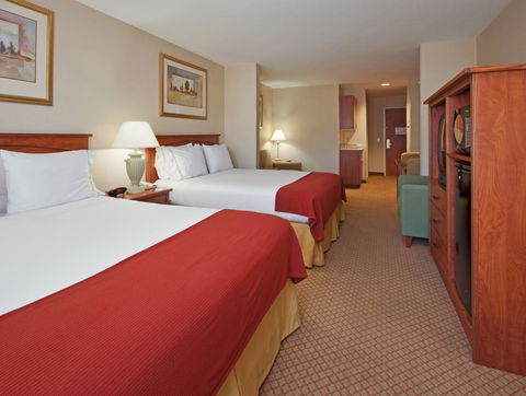 Holiday Inn Express Hotel & Suites Carson City - LBG 2