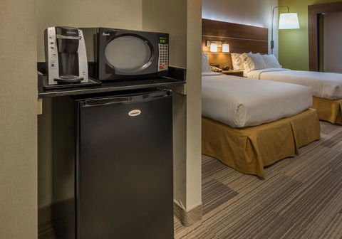 Holiday Inn Express Hotel & Suites Carson City - LBG 11