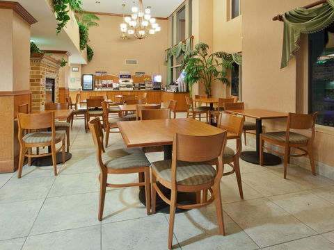 Holiday Inn Express Hotel & Suites Carson City - LBG 31