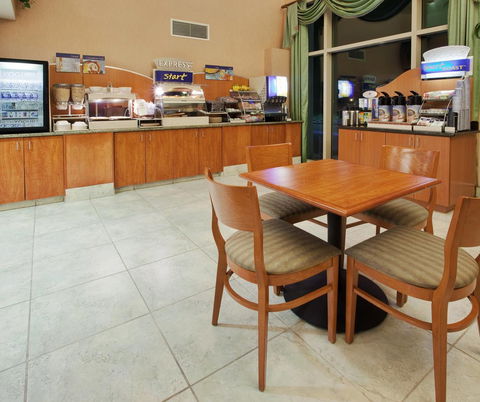 Holiday Inn Express Hotel & Suites Carson City - LBG 13