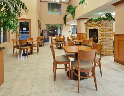 Holiday Inn Express Hotel & Suites Carson City - LBG 32