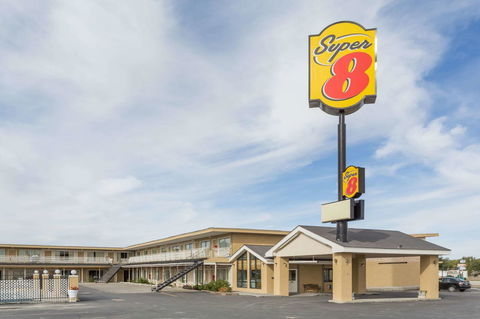 Super 8 By Wyndham Wells - LBG 0