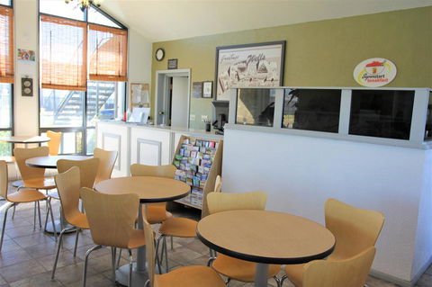 Super 8 By Wyndham Wells - LBG 12