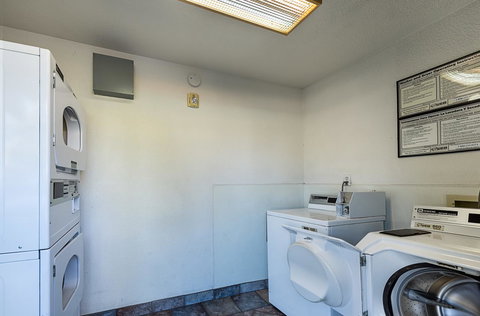 Motel 6 Carson City - LBG 32