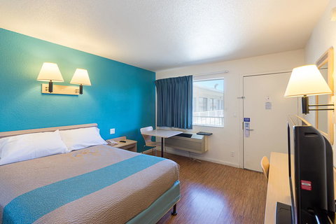 Motel 6 Carson City - LBG 17