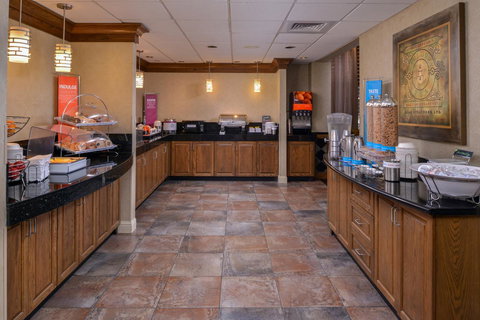 Hampton Inn & Suites Carson City - LBG 23