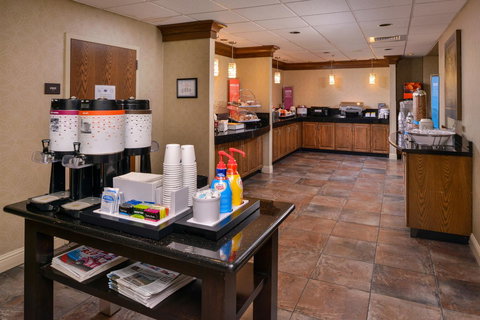 Hampton Inn & Suites Carson City - LBG 24