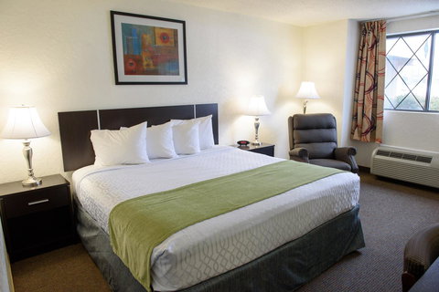 America's Best Value Inn New Paltz - LBG 18