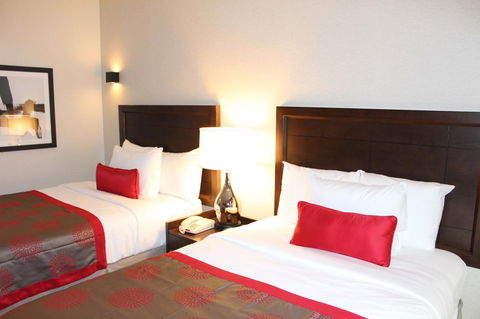 Ramada By Wyndham Bronx Terminal - LBG 1