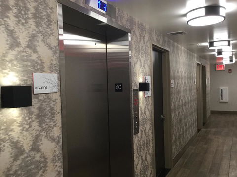 Ramada By Wyndham Bronx Terminal - LBG 16
