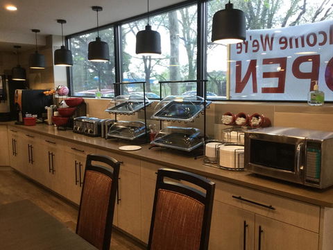 Ramada By Wyndham Bronx Terminal - LBG 20