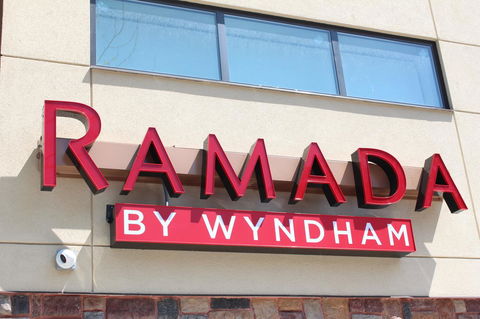 Ramada By Wyndham Bronx Terminal - LBG 0