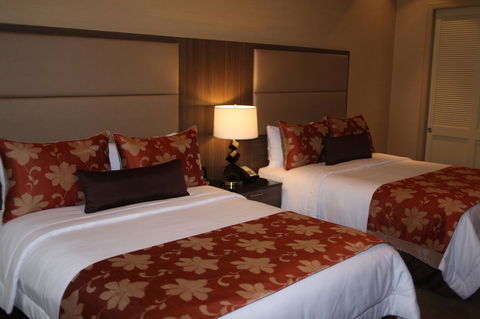 Opera House Hotel - LBG 26