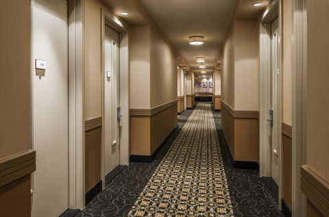 Opera House Hotel - LBG 24