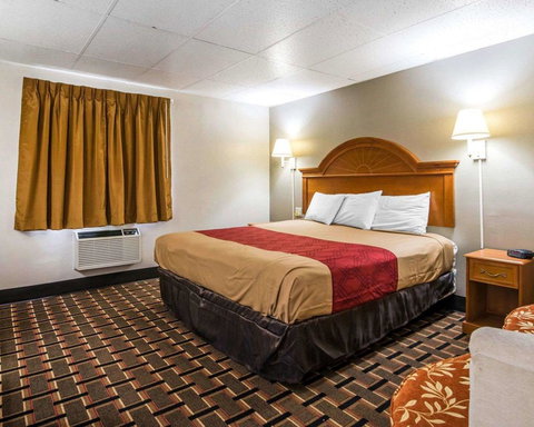 Econo Lodge New Paltz - LBG 7