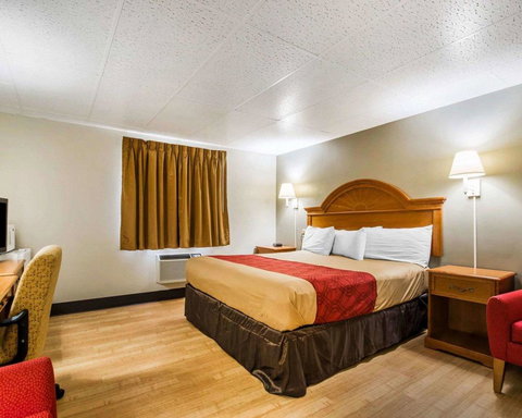 Econo Lodge New Paltz - LBG 15