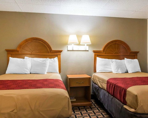 Econo Lodge New Paltz - LBG 26