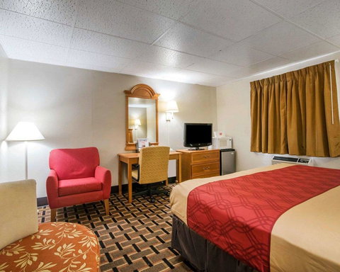 Econo Lodge New Paltz - LBG 22