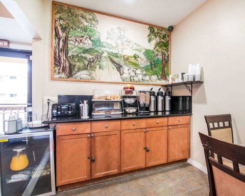 Econo Lodge New Paltz - LBG 27