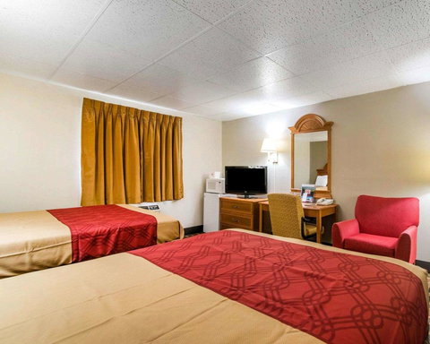 Econo Lodge New Paltz - LBG 6