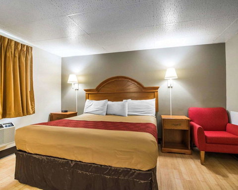 Econo Lodge New Paltz - LBG 2