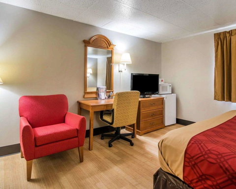 Econo Lodge New Paltz - LBG 23