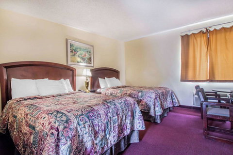 Rodeway Inn & Suites New Paltz- Hudson Valley - LBG 4