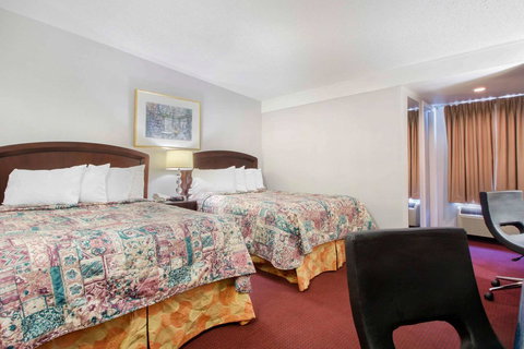 Rodeway Inn & Suites New Paltz- Hudson Valley - LBG 37