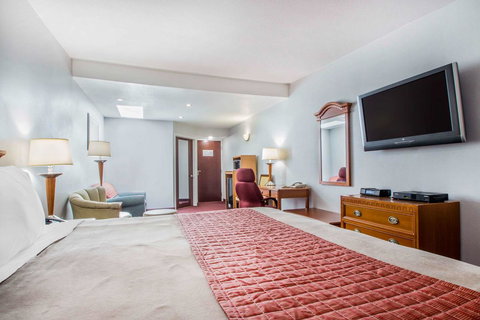 Rodeway Inn & Suites New Paltz- Hudson Valley - LBG 23