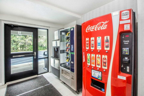 Rodeway Inn & Suites New Paltz- Hudson Valley - LBG 34