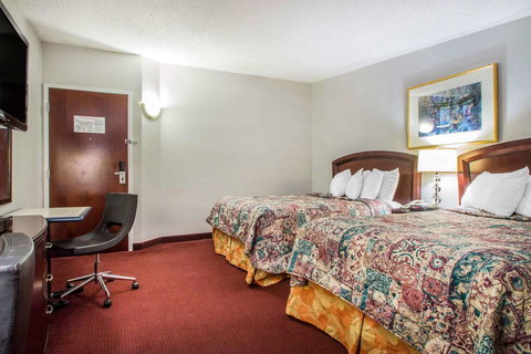 Rodeway Inn & Suites New Paltz- Hudson Valley - LBG 10
