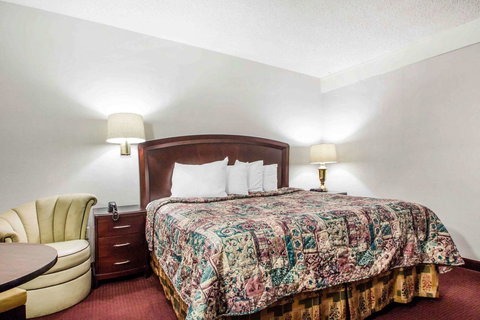 Rodeway Inn & Suites New Paltz- Hudson Valley - LBG 16