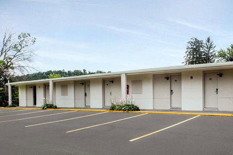 Rodeway Inn & Suites New Paltz- Hudson Valley - LBG 6