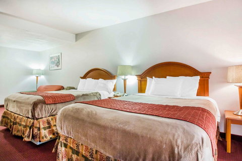Rodeway Inn & Suites New Paltz- Hudson Valley - LBG 15