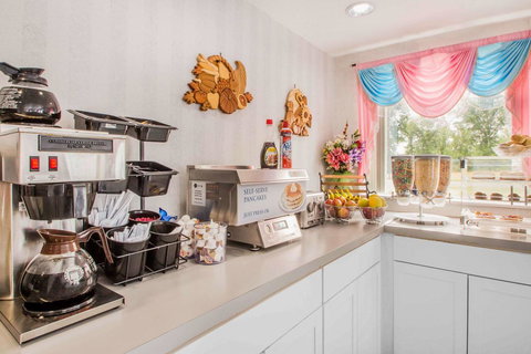 Rodeway Inn & Suites New Paltz- Hudson Valley - LBG 8