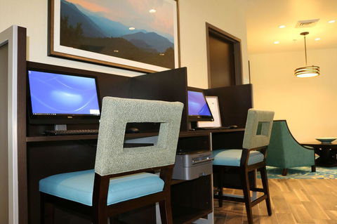 Holiday Inn Express & Suites - Hendersonville SE - Flat Rock - LBG 29