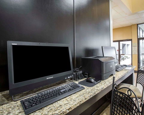 Clarion Inn Asheville Airport - LBG 9