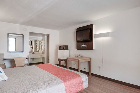 Motel 6 - High Point - LBG 28