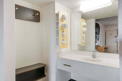 Motel 6 - High Point - LBG 14