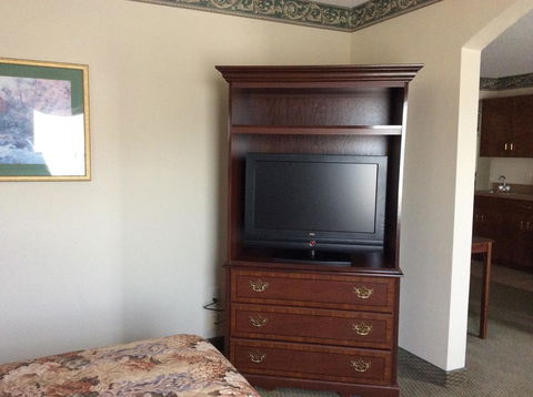 American Inn & Suites - High Point - LBG 8