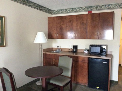 American Inn & Suites - High Point - LBG 18