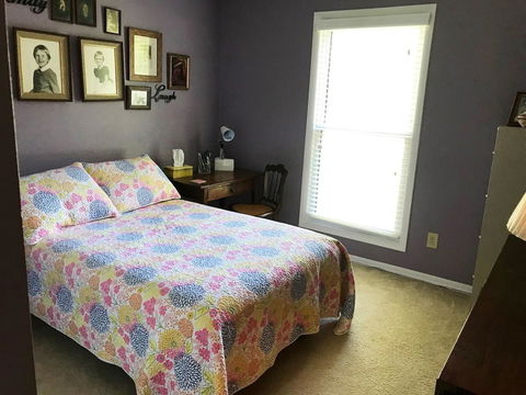 Wayne's Place - 3 Bedroom Ranch - LBG 10